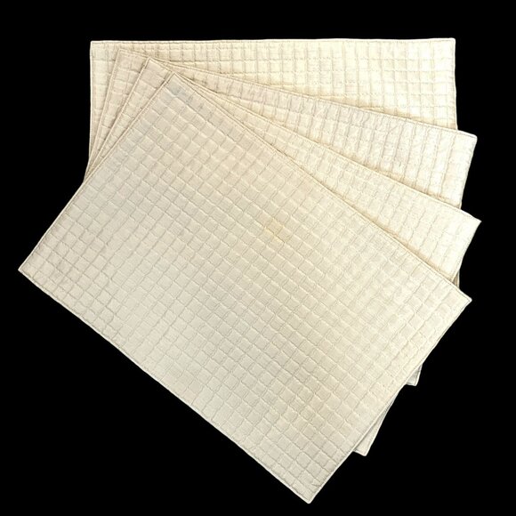 4 Cream Quilted Dining Table Placemats Elegant Waffle Decor 12.5" X 18.5" - Picture 2 of 8